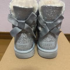 UGG Mini Bailey Bow Sparkle シルバーサイズ５のサムネイル