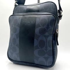 美品 COACH PVC ヘリテージ シグネチャー ショルダーバッグ C52のサムネイル