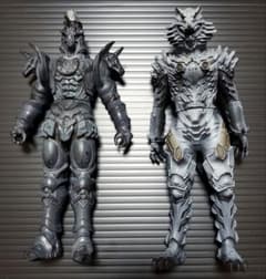 仮面ライダー555』ホースオルフェノクとウルフオルフェノクのソフビ2体