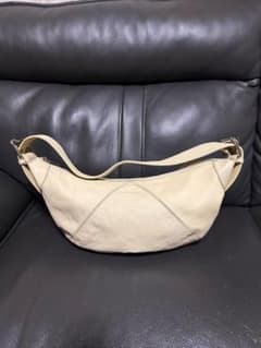 【美品】FURLA フルラ ワンショルダーバッグ レザー ハーフムーン 三日月のサムネイル