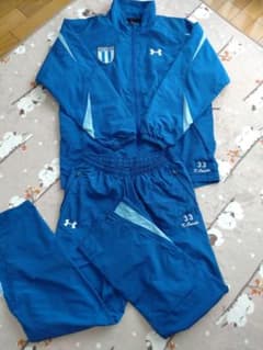 【3】桐光学園サッカー部ウインドブレーカー上下セット番号33 3】桐光学園サッカー部ウインドブレーカー上下セット番号33 - メルカリ