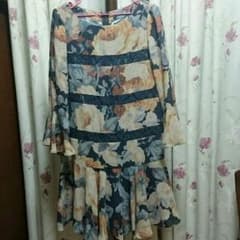 えり様専用 グレースコンチネンタル  花柄ワンピースのサムネイル