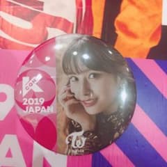 TWICE モモ KCON 缶バッジ 缶バッチのサムネイル