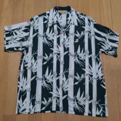 和柄のアロハシャツのサムネイル