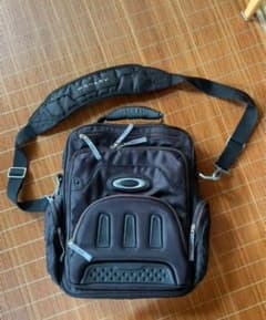 y2k vintage oakley vertical messengerbag - メルカリ