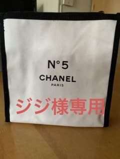 シャネルポーチとスターバックス巾着のサムネイル