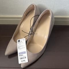 GU ベージュパンプス 24.0cm 8.5cmヒールのサムネイル