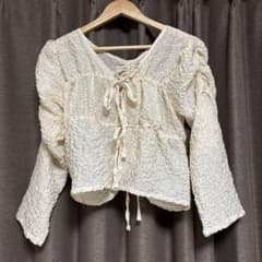 Kastsne シャーリングブラウス アイボリー 長袖　フリーサイズのサムネイル