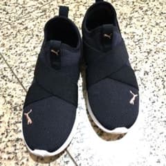 ☆美品☆プーマ☆PUMA☆スニーカー☆スリッポン☆黒☆23.5☆人気☆のサムネイル