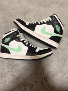 NIKE AIR JORDAN 1 MID ホワイト ブラック ミントのサムネイル