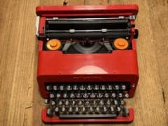 Olivetti Valentine タイプライター レッド - メルカリ