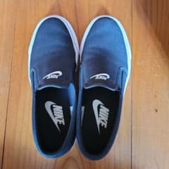 NIKE スニーカーのサムネイル