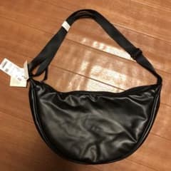 【新品】ユニクロシー UNIQLO：C レザータッチラウンドショルダーバッグのサムネイル