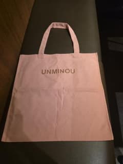 UNMINOU トートバッグ ピンク ロゴ入りのサムネイル