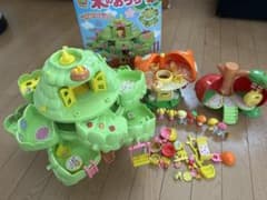 こえだちゃんと木のおうちセットのサムネイル