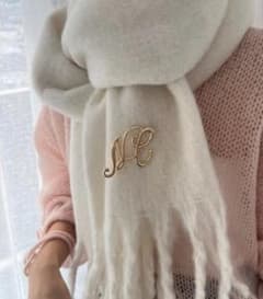 【新品、未使用】nice claup マフラー アイボリー ブローチ付のサムネイル