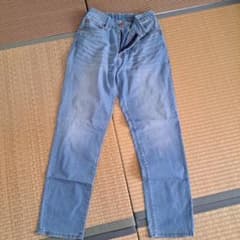 CLOSSHI　BASIC ストレートデニムパンツ Mサイズのサムネイル