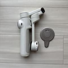 最終値下げ　insta360 flow2 pro スマホ用ジンバル　ホワイトのサムネイル