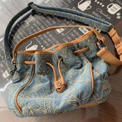 ディーゼルバックのサムネイル