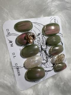 ハンドメイドネイルチップ Mサイズ　マグネット　緑系のサムネイル