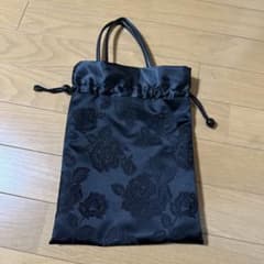黒バッグのサムネイル