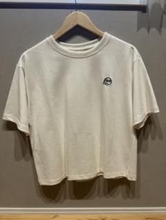 クリーム色 Tシャツ イラストプリントのサムネイル
