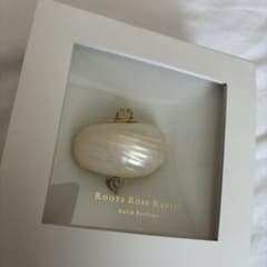 ROOTS ROSE RADISH ソリッドパフューム練り香水 最終値下げ - メルカリ