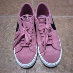 NIKE SB ブレーザーロー ピンク スエード スニーカーのサムネイル