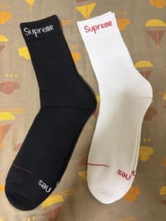 Supreme ソックス 2足セット ブラック ホワイトのサムネイル