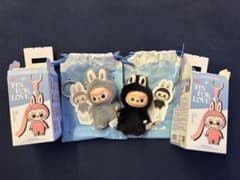 POP MART ラブブ イニシャル R Wのサムネイル
