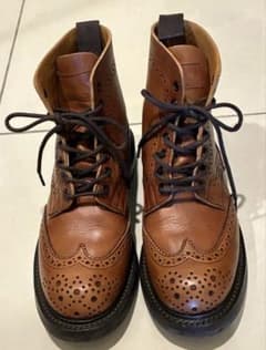 Tricker's トリッカーズ　ウイングチップ　ショートブーツ サイズ4-4のサムネイル