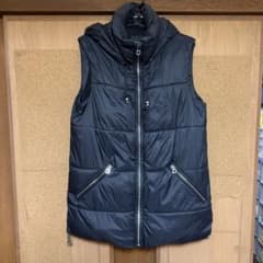 ZARA 黒 フード付き ダウンベスト サイズ26 USASサイズ - メルカリ