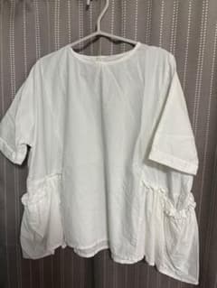 ホワイト 半袖 シャツ フリル付きのサムネイル