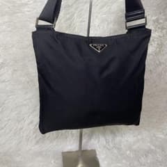 PRADA ブラック サコッシュ　ナイロンバッグのサムネイル