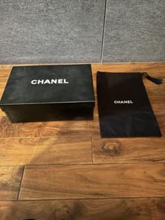 CHANEL 黒い箱 約29×19×10cmと靴布袋20✖️32cmの合計2点