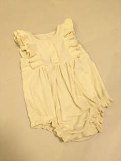 【80サイズ（12-18m）】baby GAP 黄色のフリルロンパースのサムネイル
