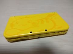 Newニンテンドー3DS LL ピカチュウ【イエロー】のサムネイル