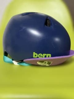 ヘルメット　bern nina（女の子用モデル）のサムネイル