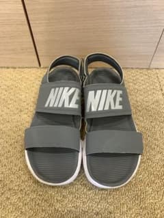 韓国購入 NIKE ナイキ サンダルのサムネイル