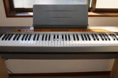電子ピアノ　CASIO　Privia PX-110のサムネイル