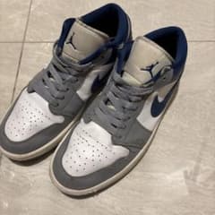 NIKE Air Jordan 1 Low グレー ネイビーのサムネイル