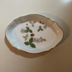 ウェッジウッド ワイルドストロベリー 黒壺 - メルカリ