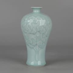 Daqing Qianlong blue glaze hand carved plum flower pattern plum vase Jingdezhen Ceramics Ornaments Modern Crafts Fine Arts Figurines