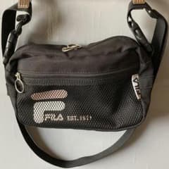 【フィラ】ショルダーバッグでもありウエストバッグでもあるやつ、中古【FILA】