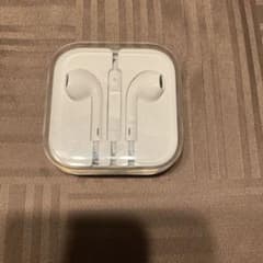 Appleの純正イヤホン（イヤホンジャックタイプ)新品未使用のサムネイル