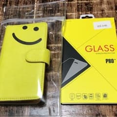 スマホケースSH-M04 と液晶保護ガラスのサムネイル