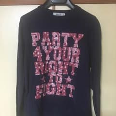 長袖のTシャツのサムネイル