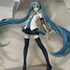 하츠네 미쿠V3 1/4 스케일 피규어