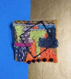 ハンドメイド 刺繍 アート ブローチのサムネイル