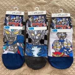 ラスト 新品 ウルトラマン 靴下 3足セット 16〜18cm②のサムネイル
